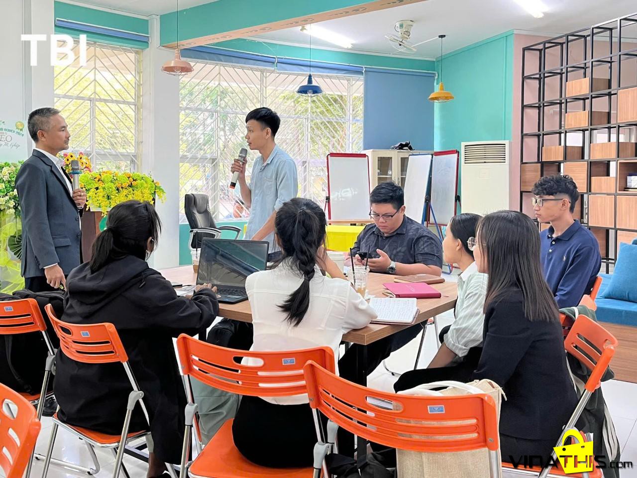 7404876469378069d926rgb(56, 41, 1);421