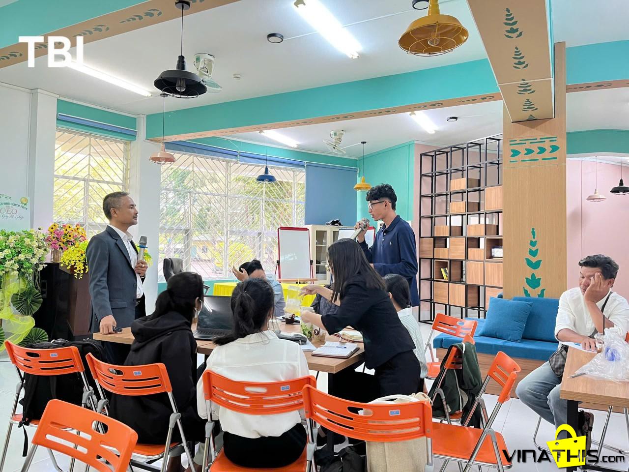 43b0acd04283abddf292rgb(56, 41, 1);425