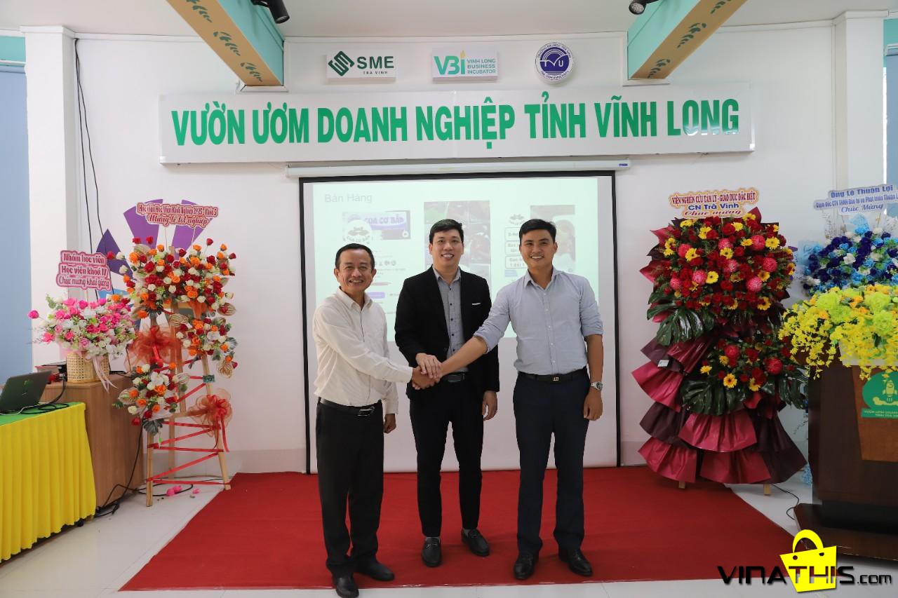 f3a853162d44c41a9d55rgb(57, 2, 24);606