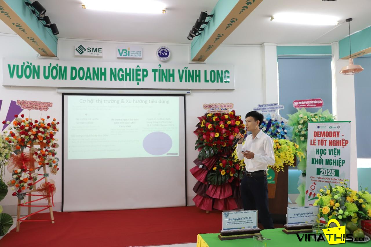 ee91422f3c7dd5238c6crgb(57, 2, 24);594