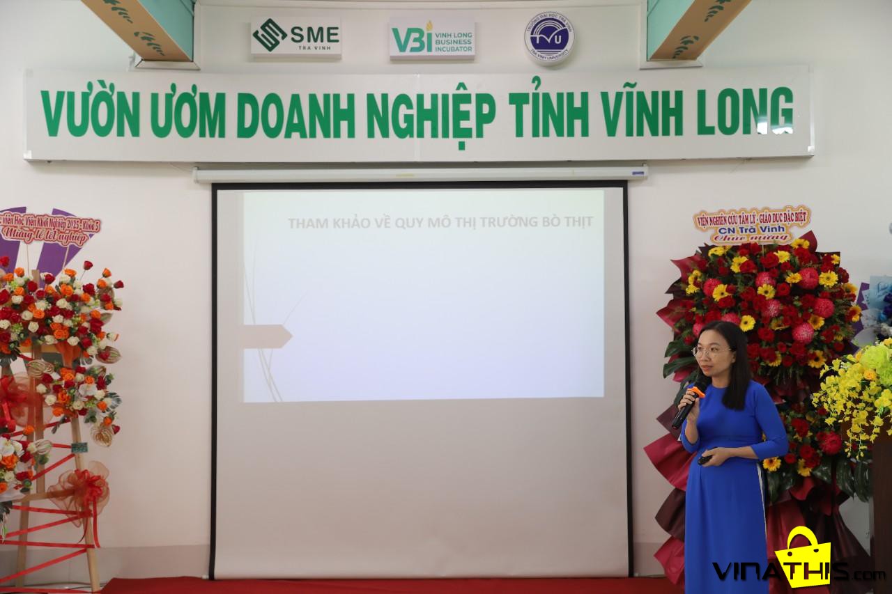 067303c57d9794c9cd86rgb(57, 2, 32);747